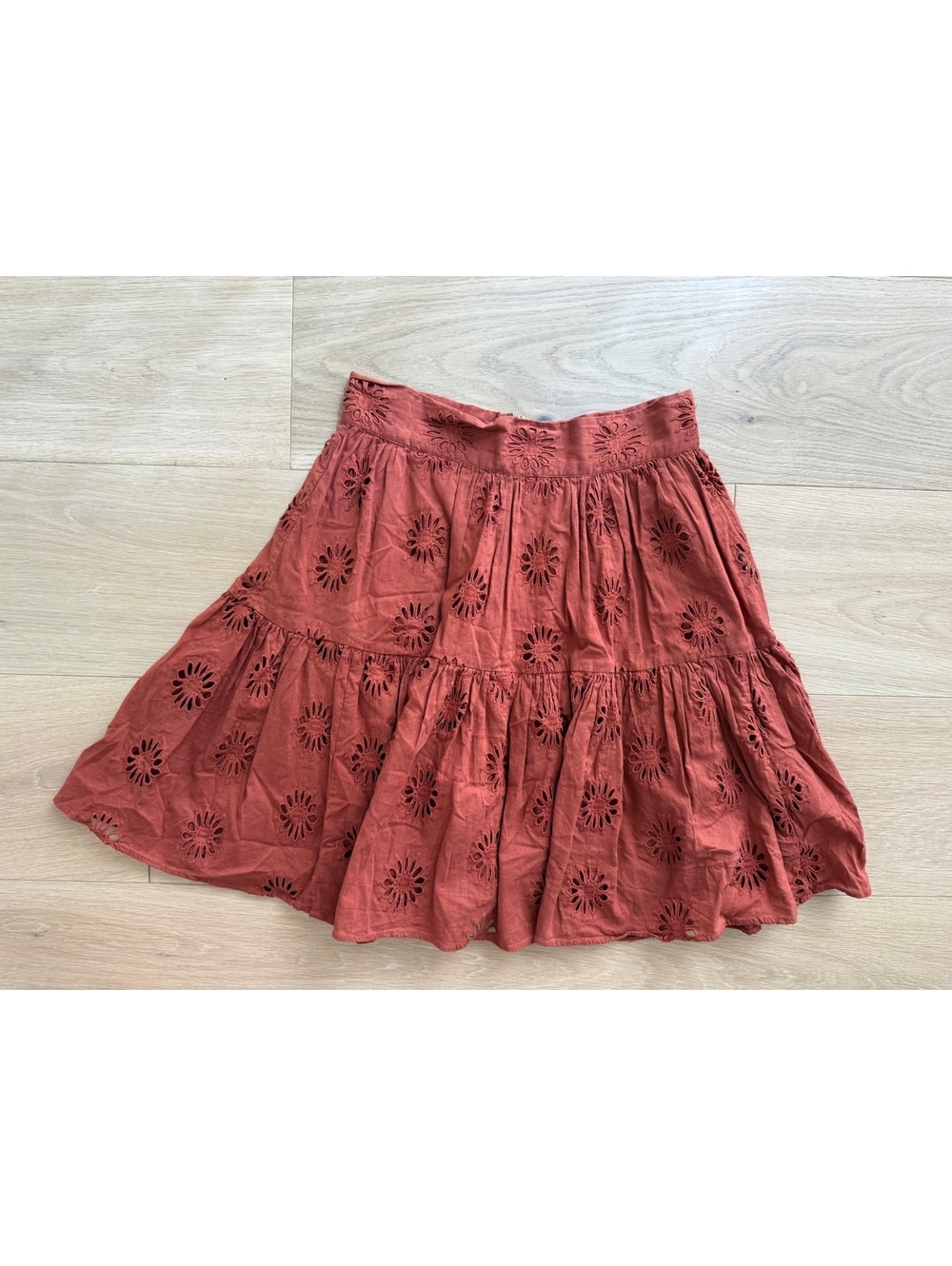 Walter Baker Rust Orange Eyelet Embroidered Tiered Mini Skirt Size 4 Cotton